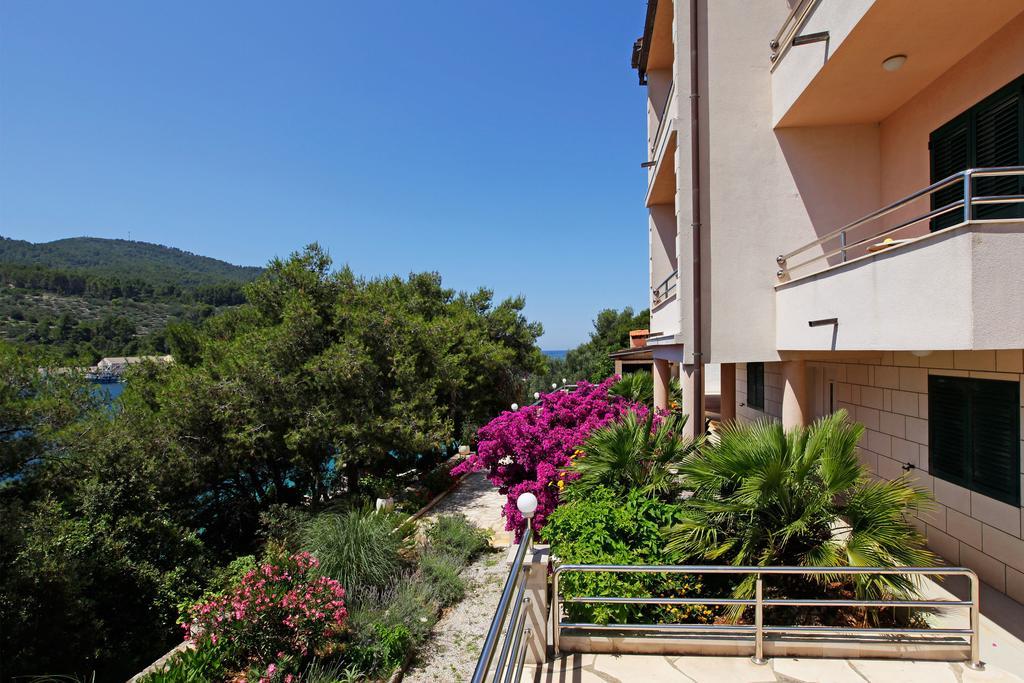 Apartments Vala Vela Luka Extérieur photo