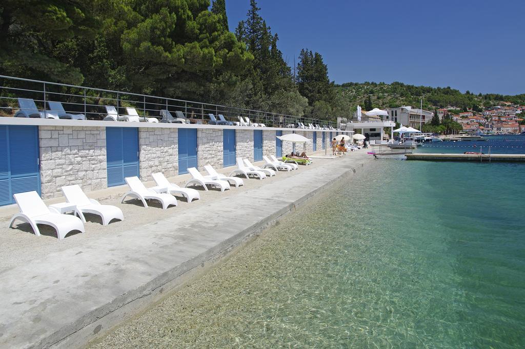 Apartments Vala Vela Luka Extérieur photo